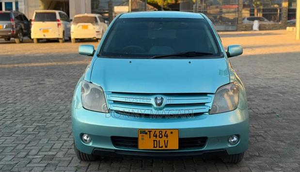Toyota IST 2004 Blue