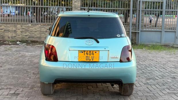 Toyota IST 2004 Blue