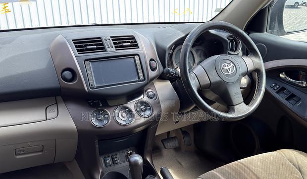 Toyota Vanguard 2007 Silver