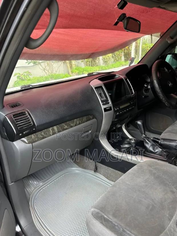 Toyota Land Cruiser Prado 2006 Black