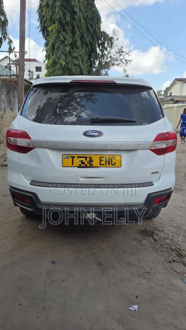 Ford Everest 2018 White