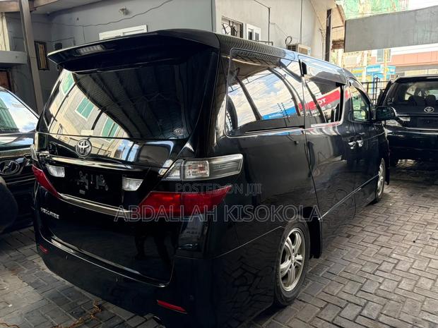 Toyota Vellfire V 2.4 FWD 7-Seater 2010 Black