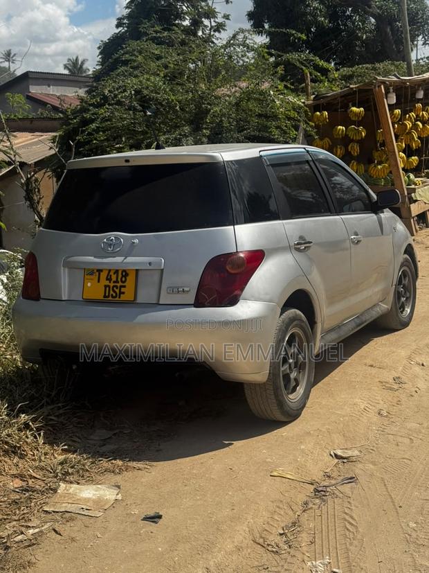 Toyota IST 2005 Silver