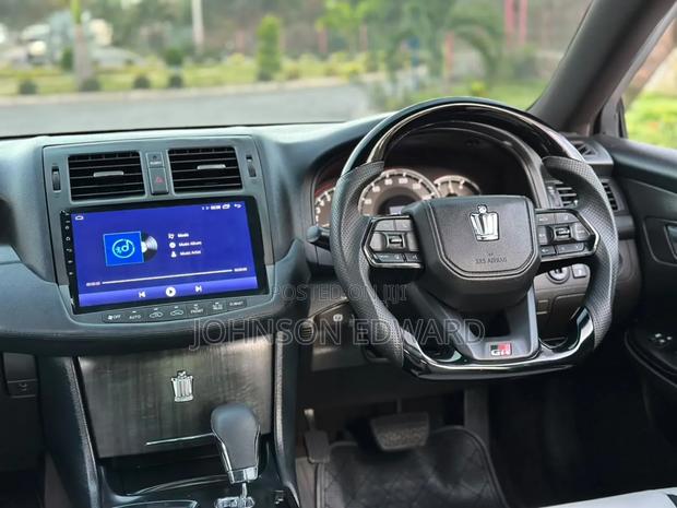 Toyota Crown 2009 White
