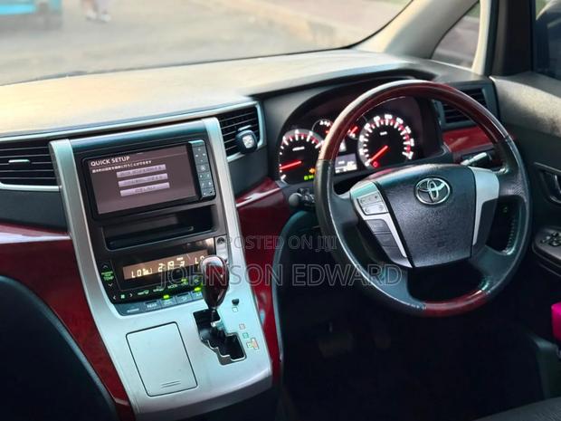 Toyota Alphard 2010 White