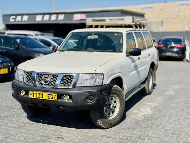 Nissan Patrol 2010 White