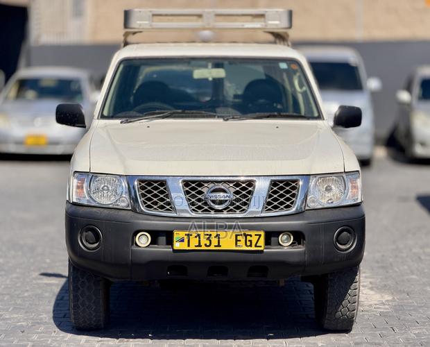 Nissan Patrol 2010 White