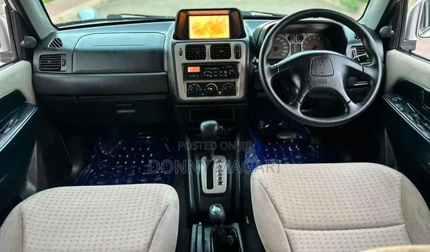 Mitsubishi Pajero 2002 Silver