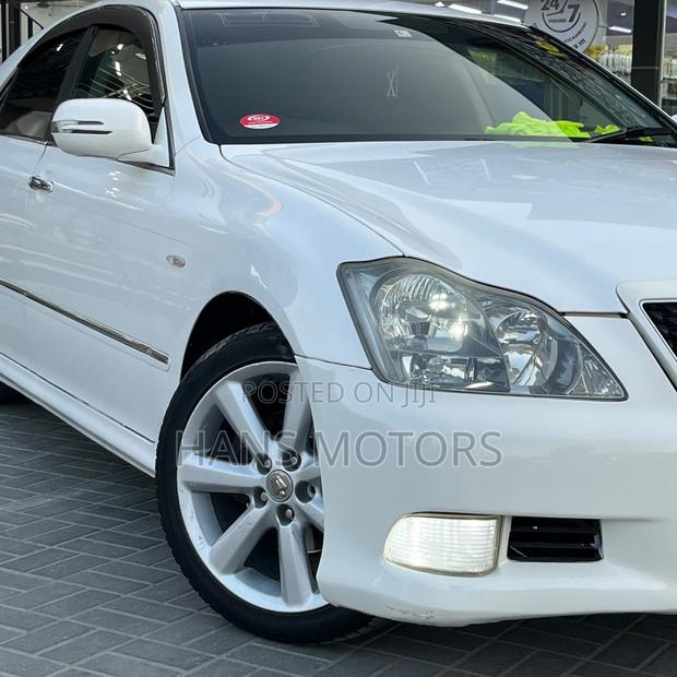 Toyota Crown 2007 White