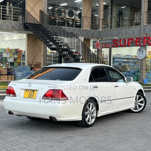Toyota Crown 2007 White