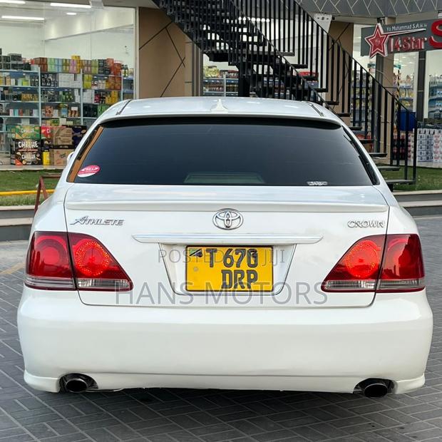 Toyota Crown 2007 White