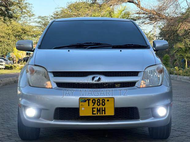 Toyota IST 2006 Silver