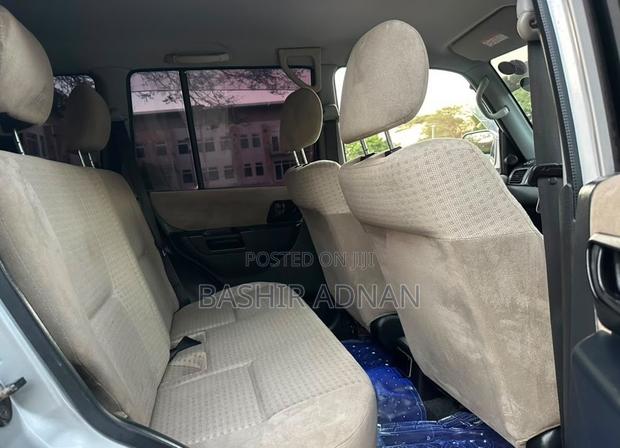 Mitsubishi Pajero 2002 Silver