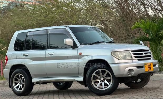 Mitsubishi Pajero 2002 Silver
