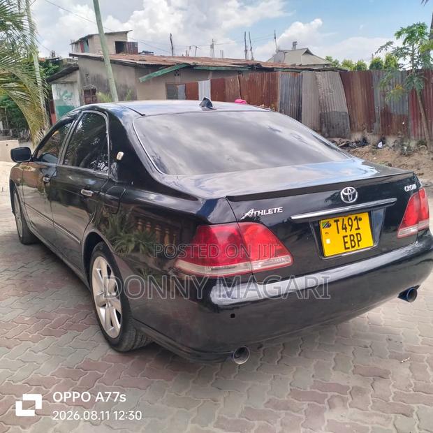 Toyota Crown 2006 Black