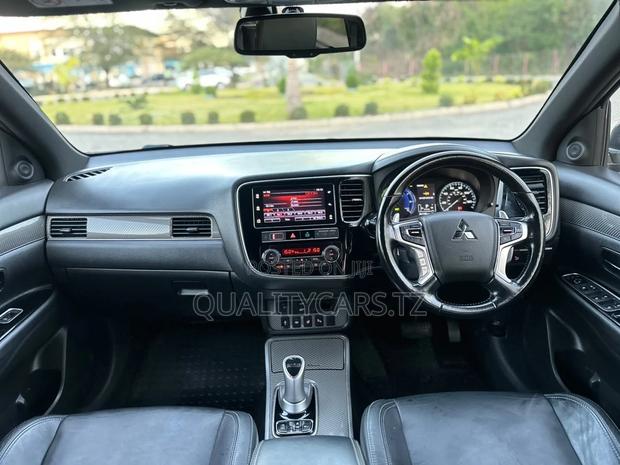 Mitsubishi Outlander 2.0 PHEV AWD 2018 Black