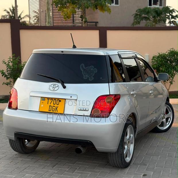 Toyota IST 2004 Silver