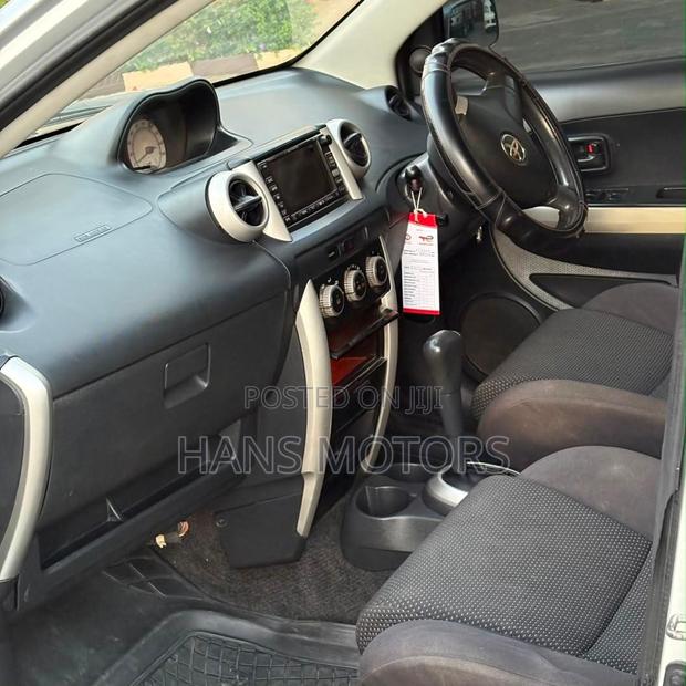 Toyota IST 2004 Silver