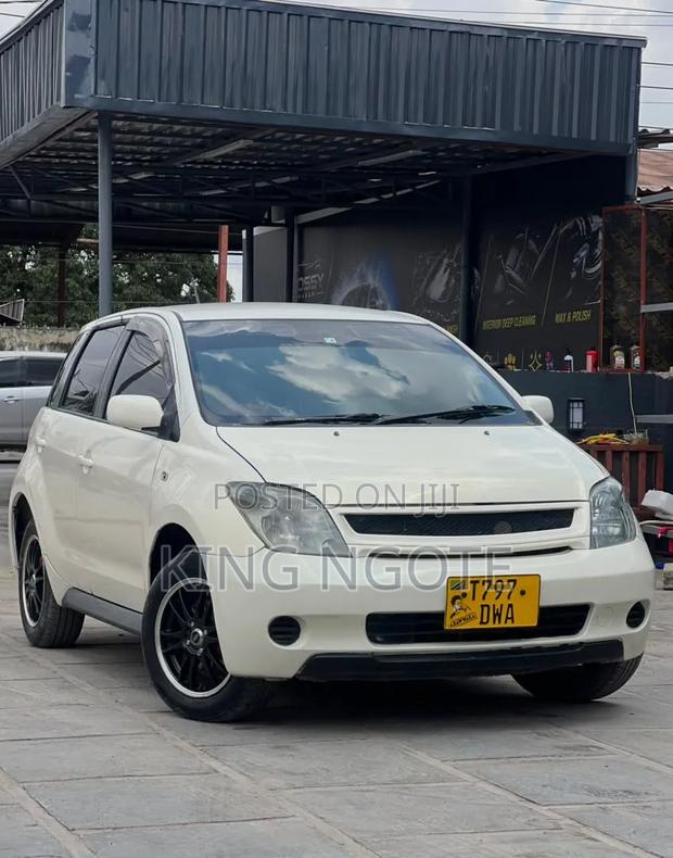 Toyota IST 2005 White
