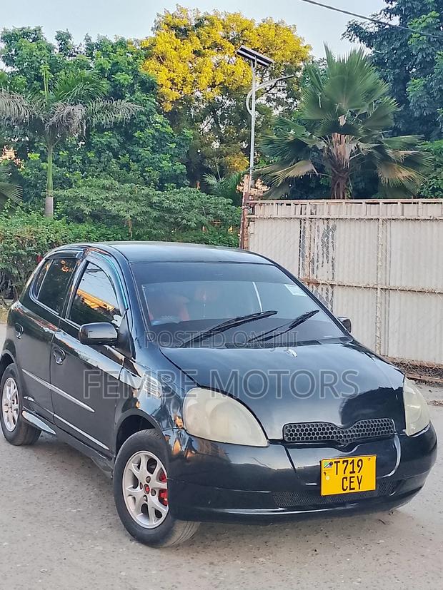 Toyota Vitz 2003 Black