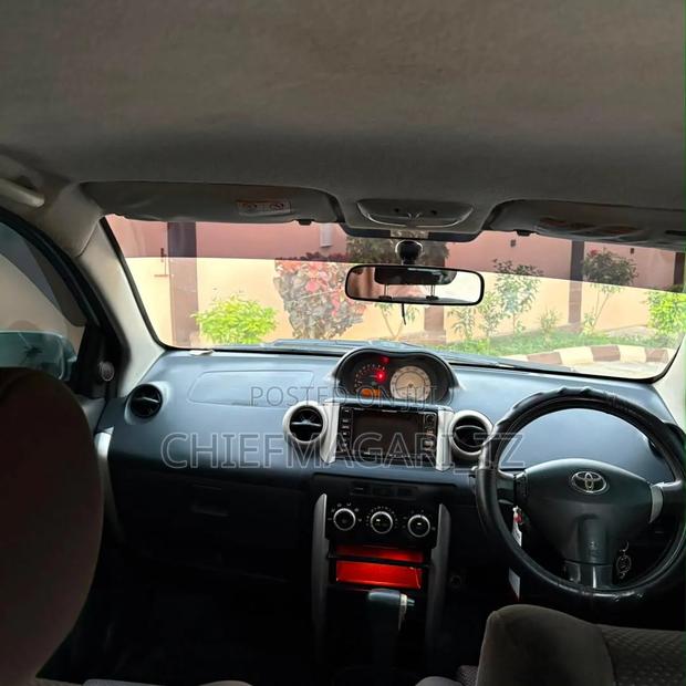 Toyota IST 2004 Silver