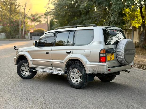 Toyota Land Cruiser Prado 2001 Silver