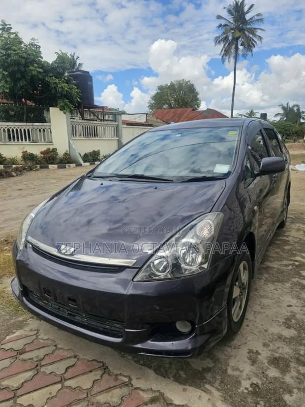 Toyota Wish 2005 Gray