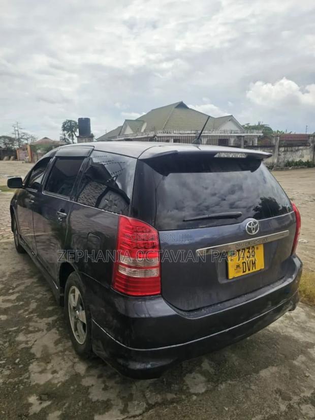 Toyota Wish 2005 Gray