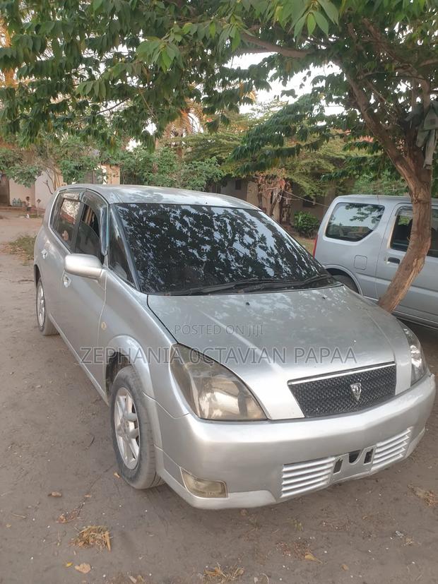 Toyota Opa 2004 Silver