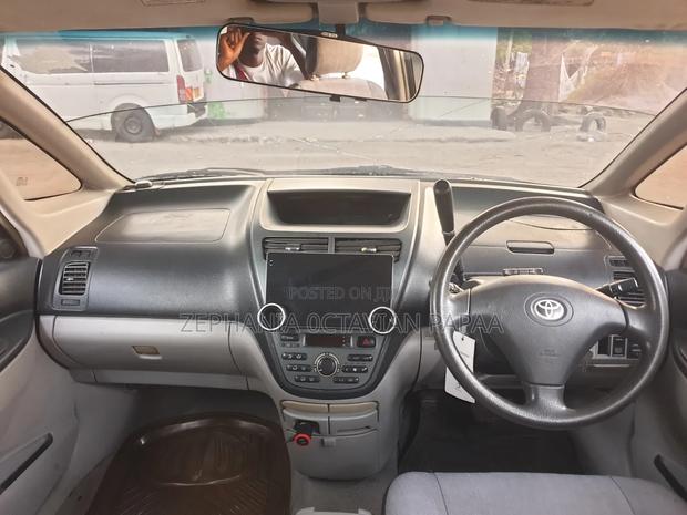 Toyota Opa 2004 Silver