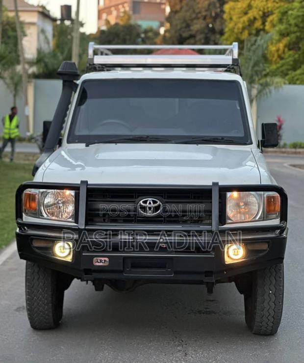 Toyota Land Cruiser 76 Series 2018 White