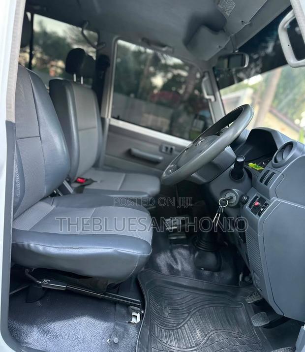 Toyota Land Cruiser 2019 White