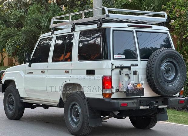 Toyota Land Cruiser 2019 White