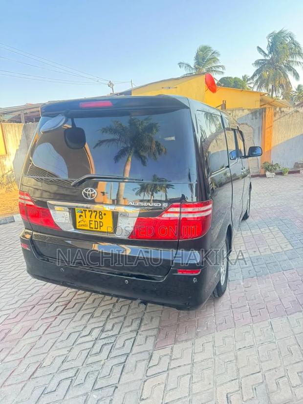 Toyota Alphard 2004 Black