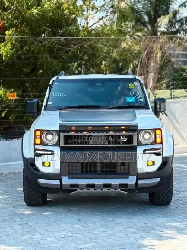 Toyota Land Cruiser Prado 2024 White