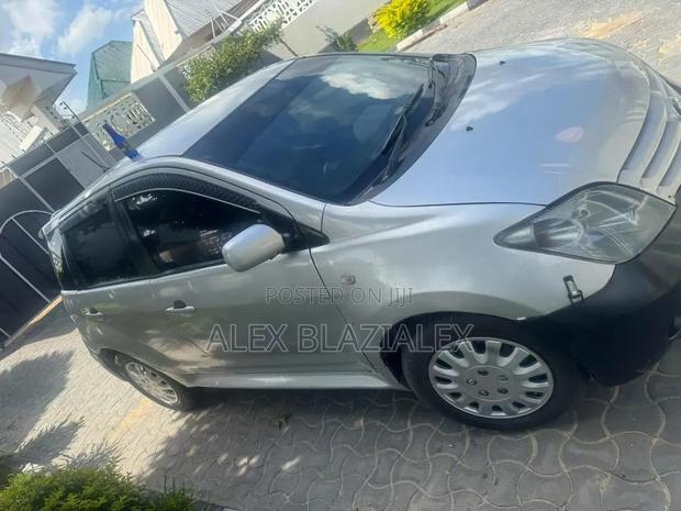 Toyota IST 2004 Silver