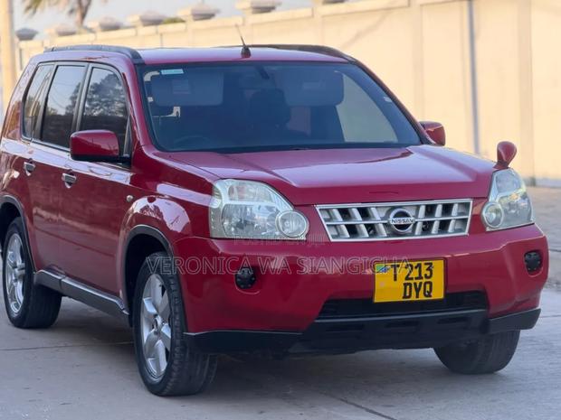 Nissan X-Trail 2008 Red