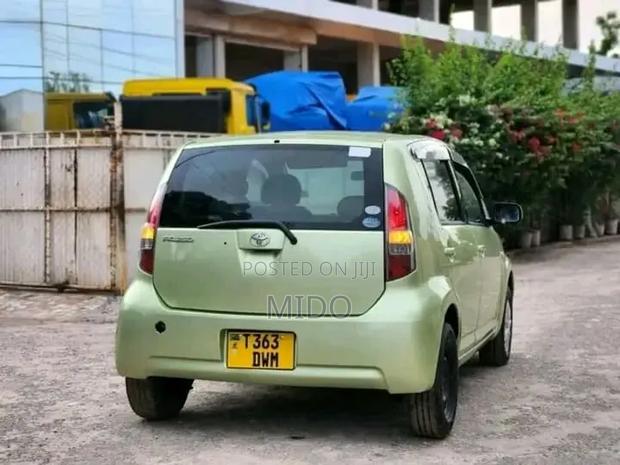 Toyota Passo 2005 Green