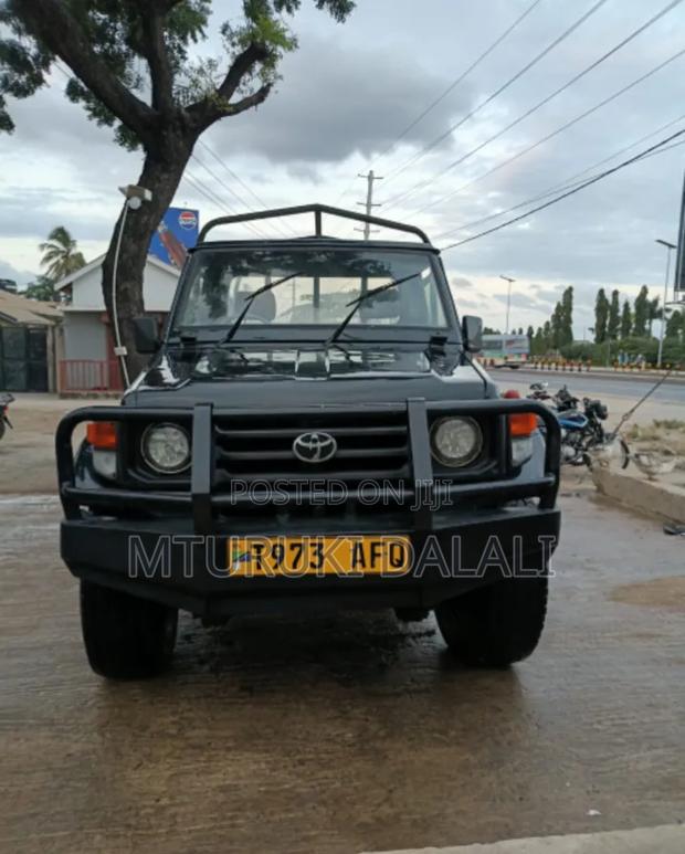Toyota Land Cruiser 1986 Black