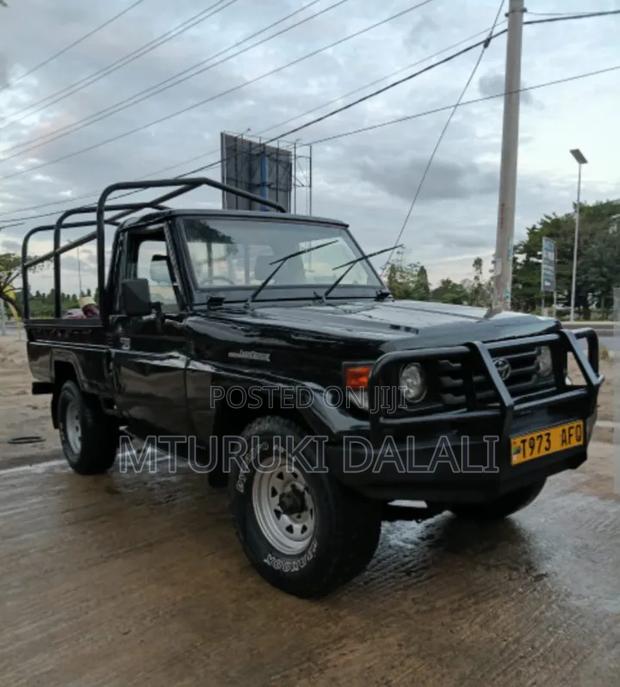 Toyota Land Cruiser 1986 Black
