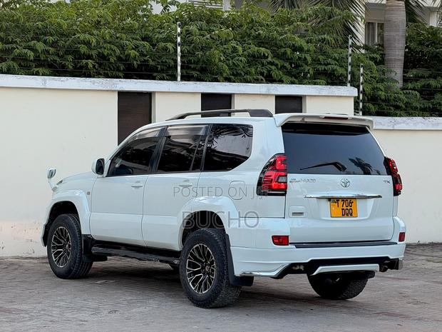 Toyota Land Cruiser Prado 2007 White