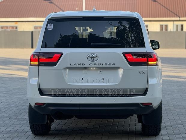 Toyota Land Cruiser 3.5 Petrol 4WD 2022 White