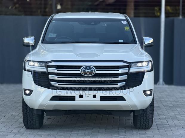 Toyota Land Cruiser 3.5 Petrol 4WD 2022 White