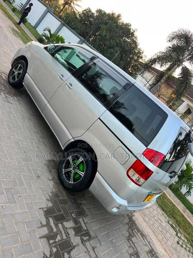 Toyota Noah 2008 Silver
