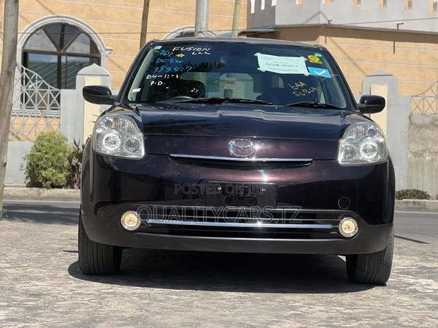 Mazda Verisa 2011 Maroon