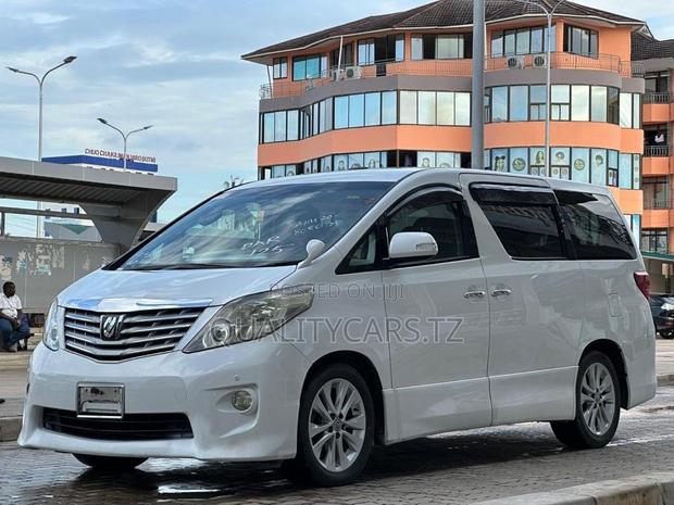 Toyota Alphard 2.4 Petrol AWD 2009 White