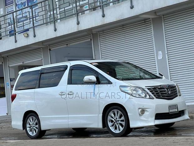 Toyota Alphard 2.4 Petrol AWD 2009 White