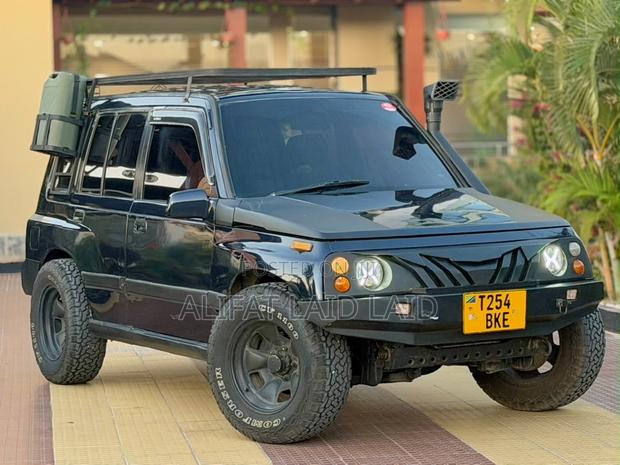 Suzuki Escudo 2000 Black