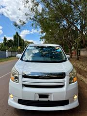 Toyota Noah 2009 White for sale