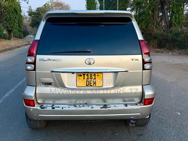 Toyota Land Cruiser Prado 2006 Gold